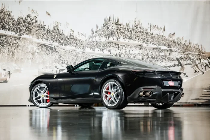 Vente aux enchères : Ferrari et raretés exceptionnelles chez Artcurial - Artcurial enchères 2026