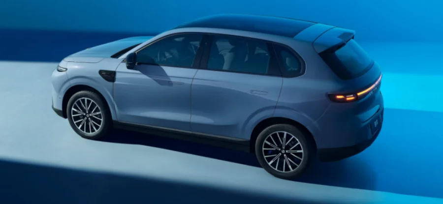 Leapmotor B10 e-Hybrid : Commandes Ouvertes et Tarifs en France - Leapmotor B10 e-Hybrid