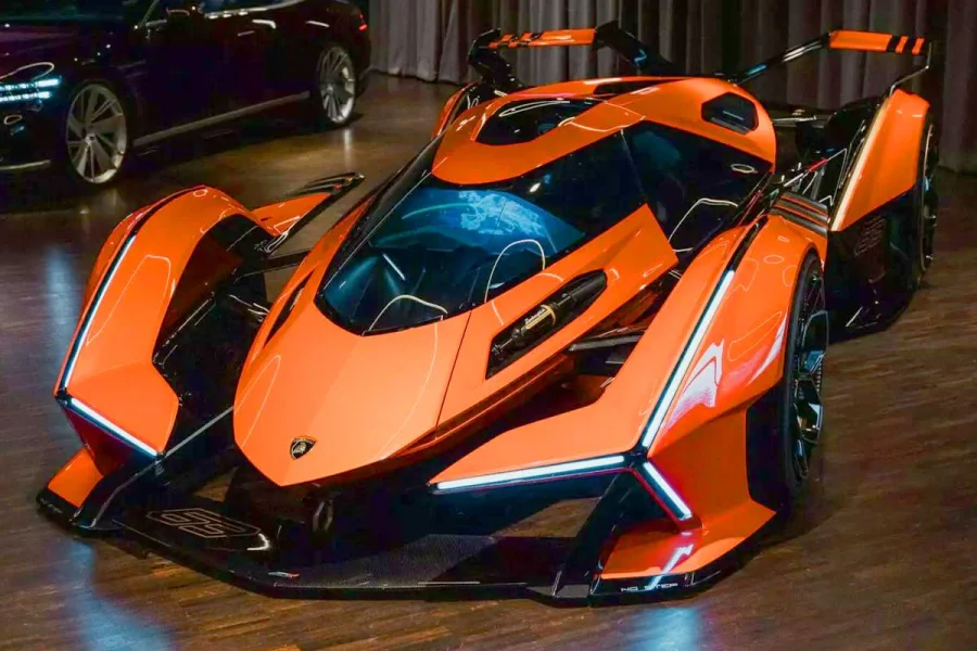 Lamborghini : Un choix audacieux face à Ferrari ? - Lamborghini