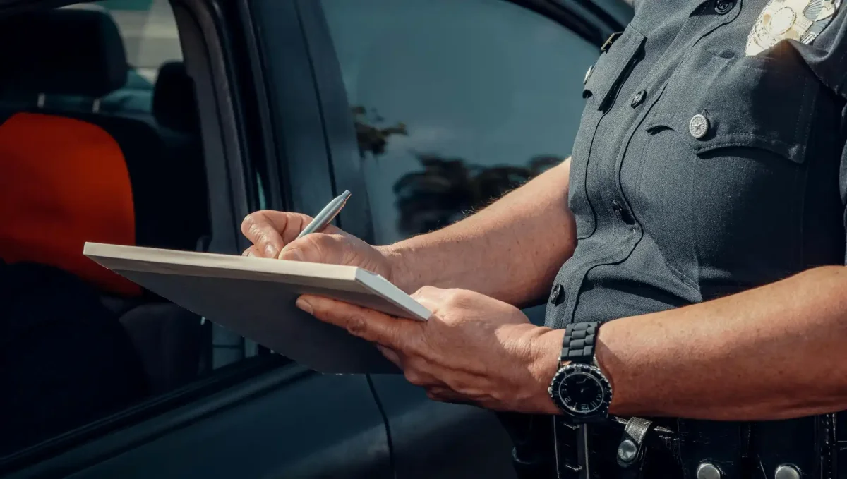 Comment le nouveau paiement des PV impacte l'achat de voitures - paiement PV