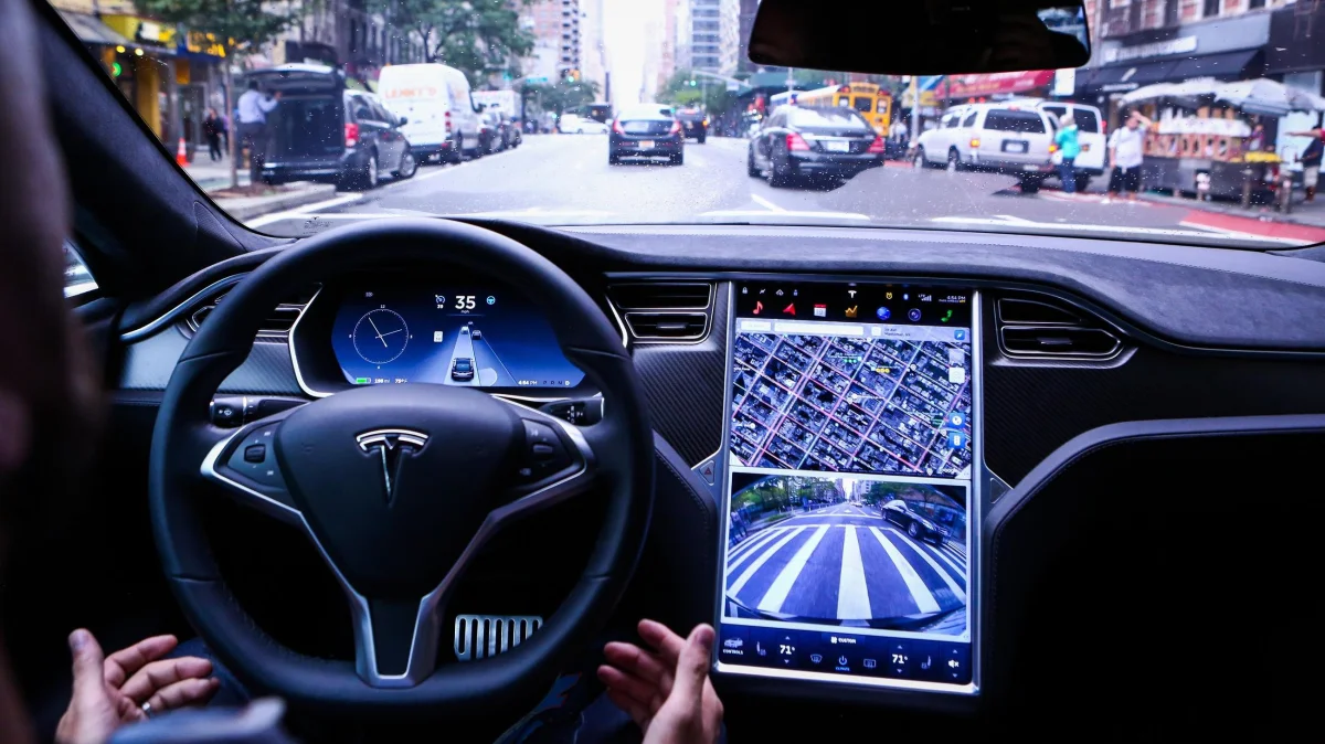 Les véhicules autonomes Tesla ont plus d'accidents que prévu - Tesla