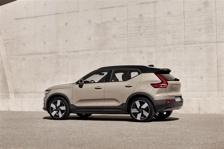 Volvo EX40 : Nouvelles finitions et tarifs plus attractifs - Volvo EX40