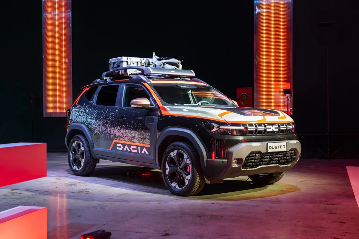 Le lien entre le Dacia Duster Spirit of Sand et Loeb - Dacia Duster Spirit of Sand