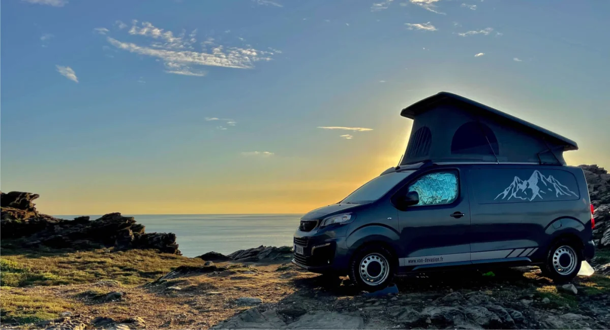 Van 100% français : compact mais loge 4 personnes confortablement - van français