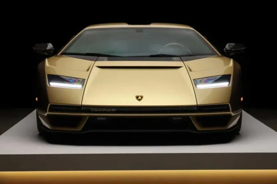 Lamborghini Countach : Un hommage qui déconcerte les spéculateurs - Lamborghini Countach