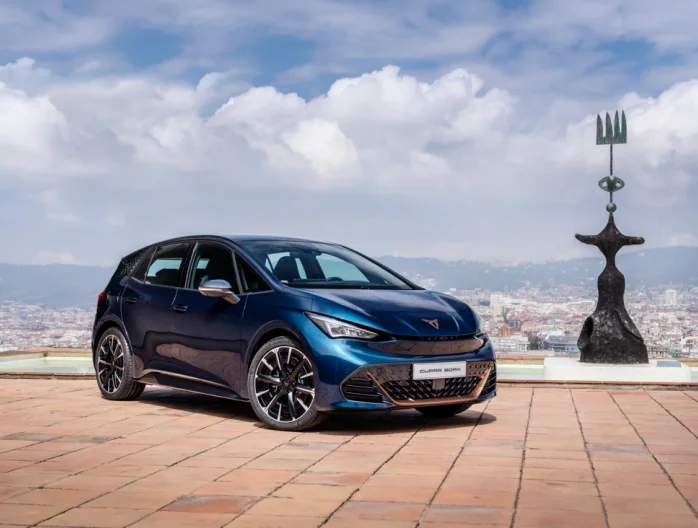 Découvrez la Cupra Born : compacte électrique espagnole revisitée - Cupra Born