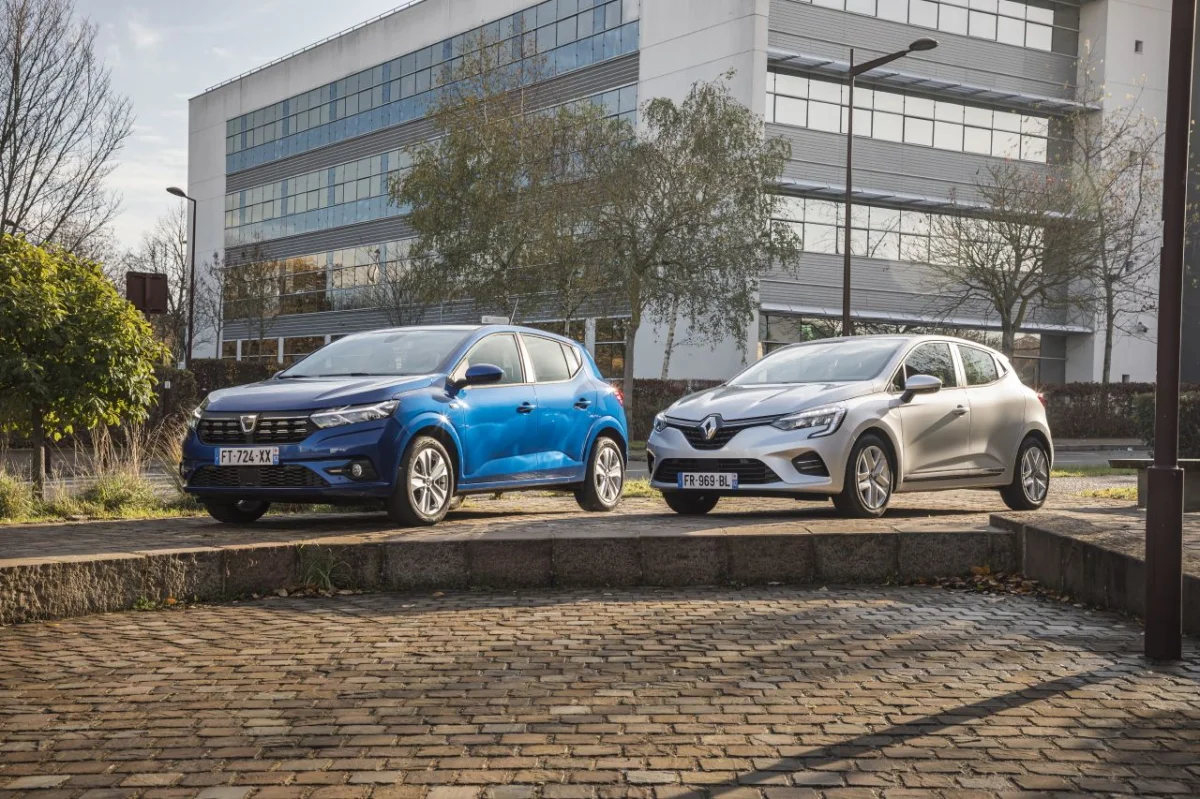 Renault Clio vs Dacia Sandero : la technologie qui change tout - Renault Clio