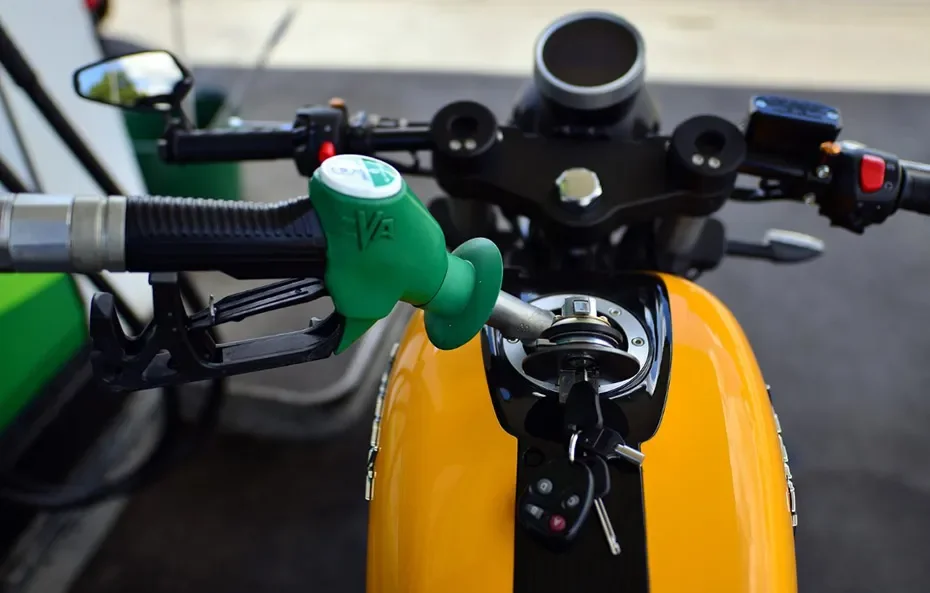 Superéthanol E85 pour motos : 3 ans d'attente persistante - Superéthanol E85