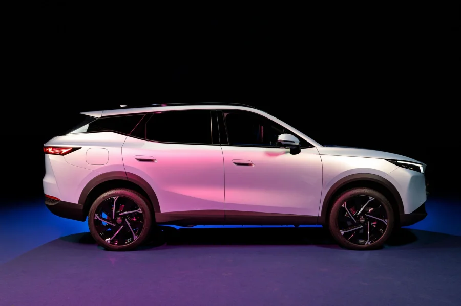 Découvrez l'Omoda 7 : le SUV hybride rival du Peugeot 3008 - Omoda 7