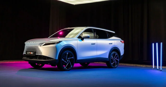 Découvrez l'Omoda 7 : le SUV hybride rival du Peugeot 3008 - Omoda 7