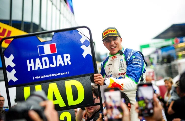 F1 : Hadjar Révèle Ses Ambitions et Secoue le Paddock - F1