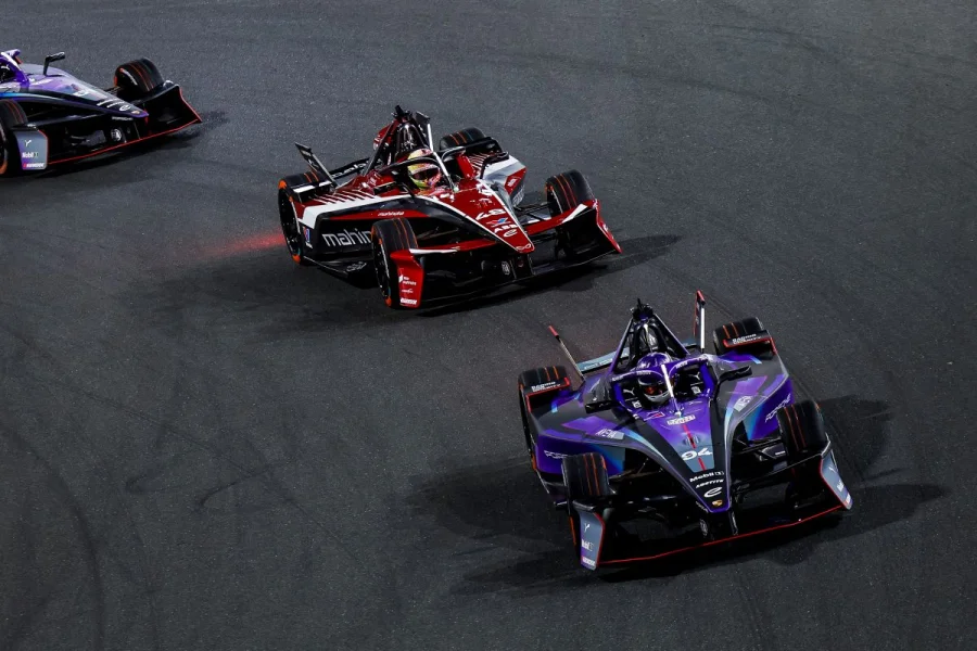 Pascal Wehrlein brille à Djaeddah et relance la course au titre - Formula E