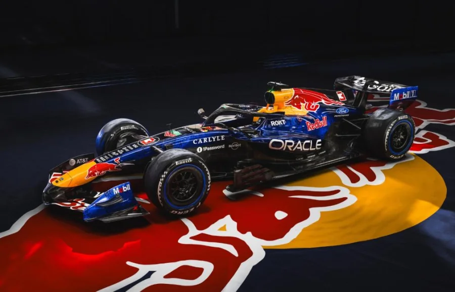 Isack Hadjar surprend Max Verstappen chez Red Bull - Red Bull