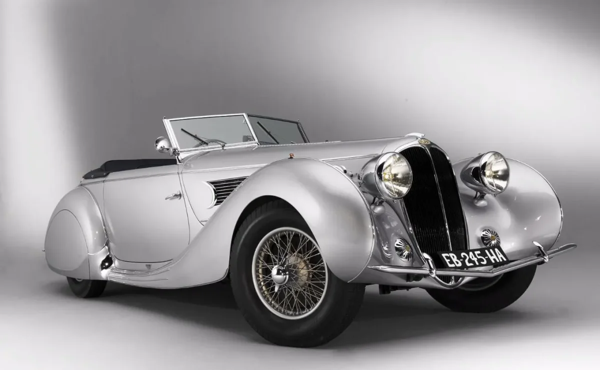 Rétromobile : voitures de luxe pour milliardaires - Rétromobile