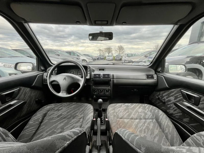 La Citroën intemporelle : 30 ans de succès à l'étranger - Citroën