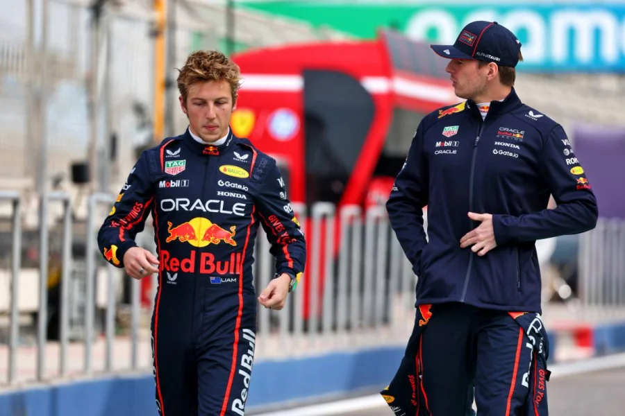 Le geste remarquable de Verstappen pour Liam Lawson chez Red Bull - Verstappen