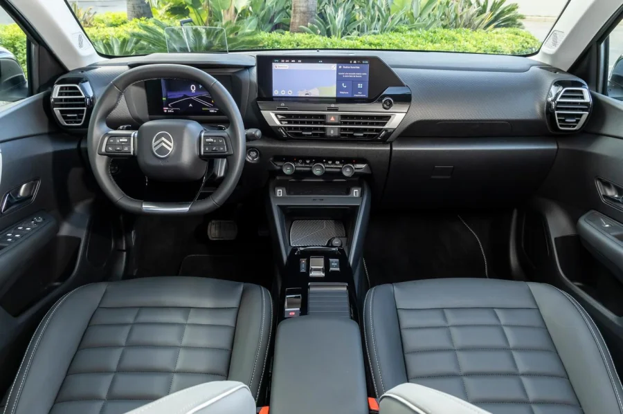 Découvrez l'intérieur de la Citroën C4 hybride restylée - Citroën C4 hybride
