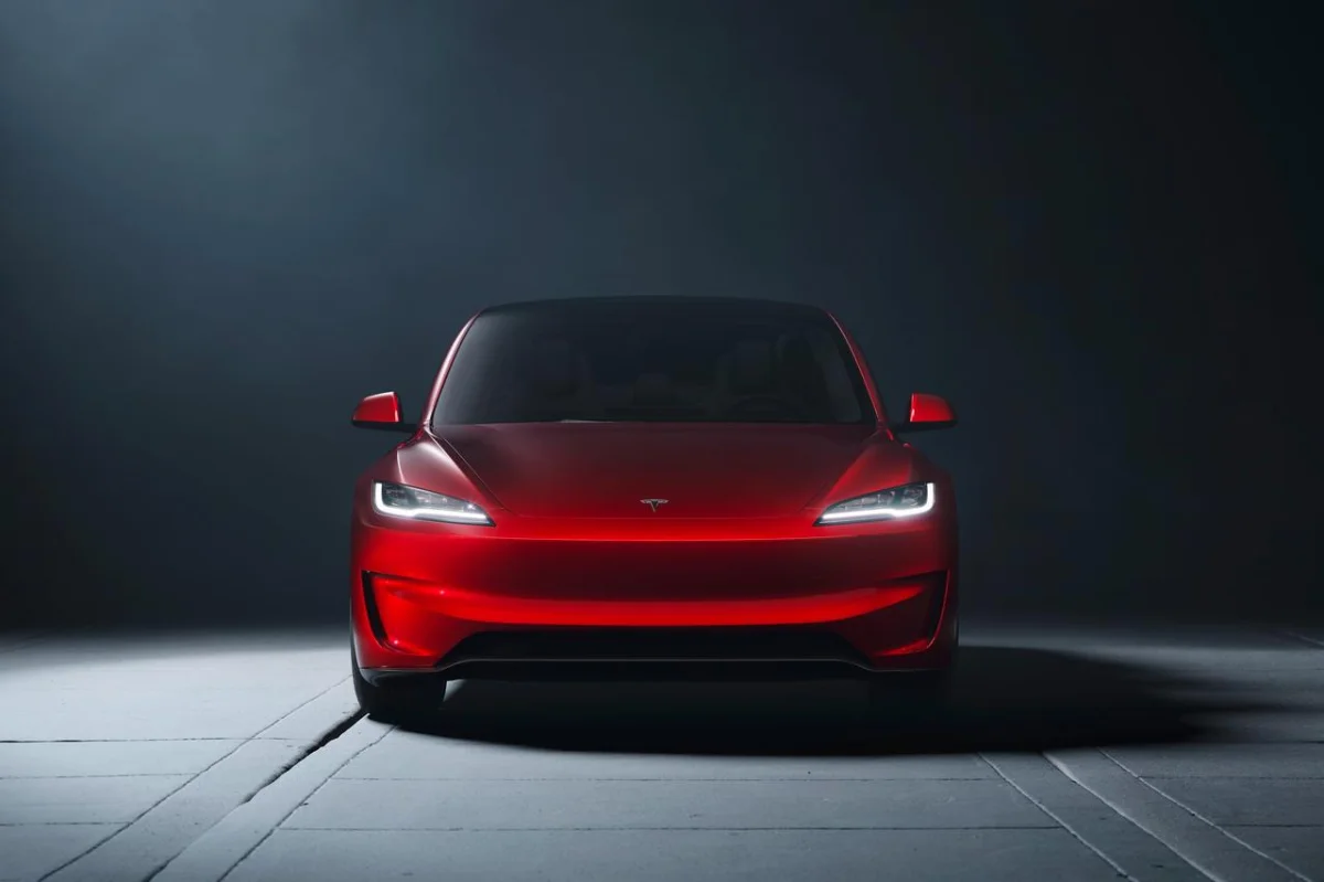 Essai exclusif de la Tesla Model 3 Performance 2026 - Tesla Model 3 Performance