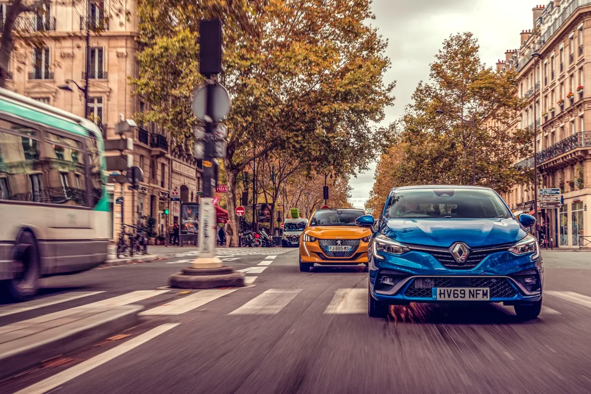 Peugeot 208 vs Renault Clio : le duel ultime en 2026 - Peugeot 208