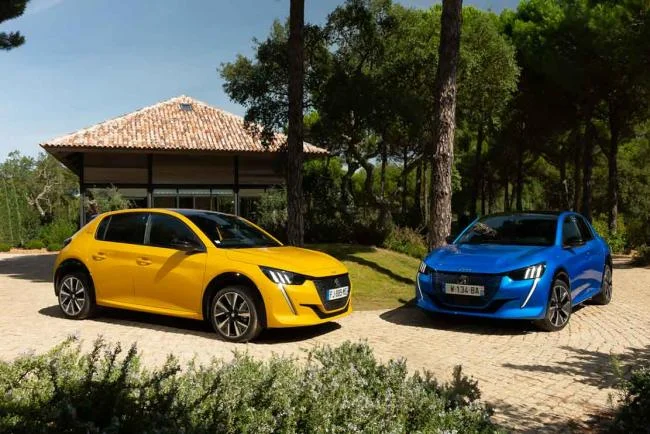 Comparatif Peugeot 208 vs e-208 : votre choix optimal - Peugeot 208