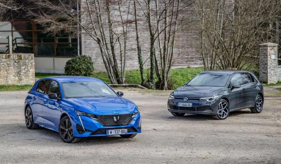 Peugeot 308 vs Volkswagen Golf 8 : Duel des Compactes 2026 - Peugeot 308