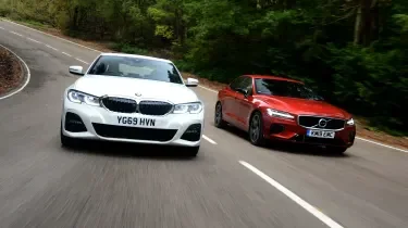 BMW 330e vs Volvo S60 T8 : Hybrides et Performances Sportives - BMW 330e