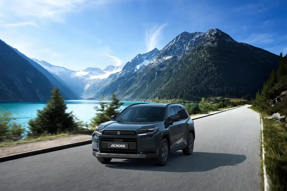 Suzuki Across 2026 : Nouveau clone du Toyota RAV4 amélioré - Suzuki Across