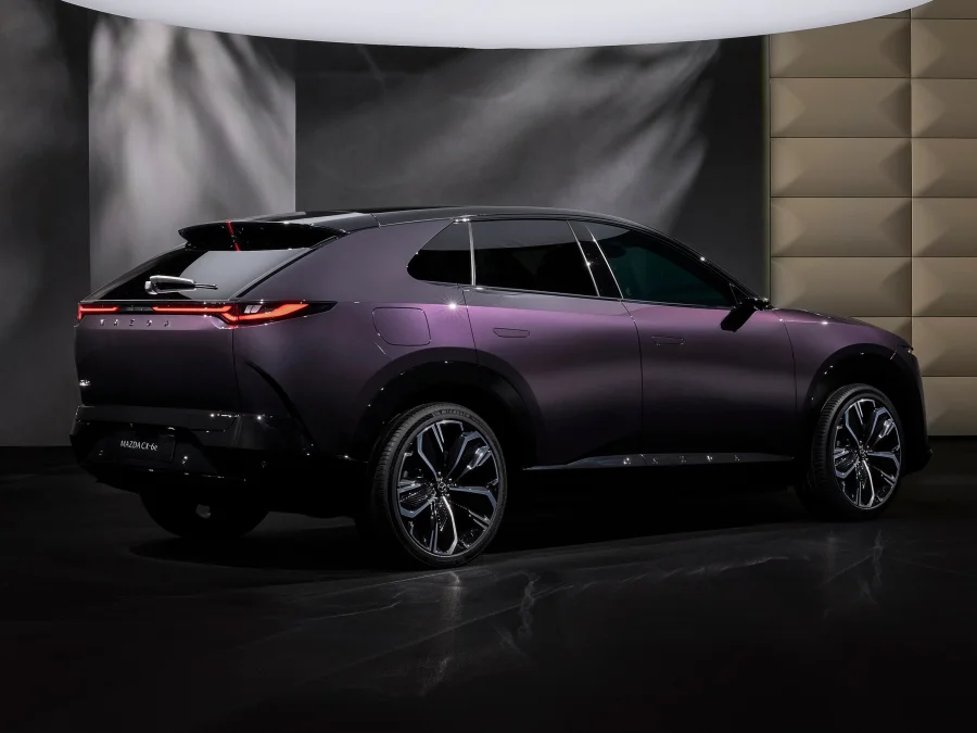 Mazda CX-6e : Découvrez le design du SUV électrique japonais - Mazda CX-6e