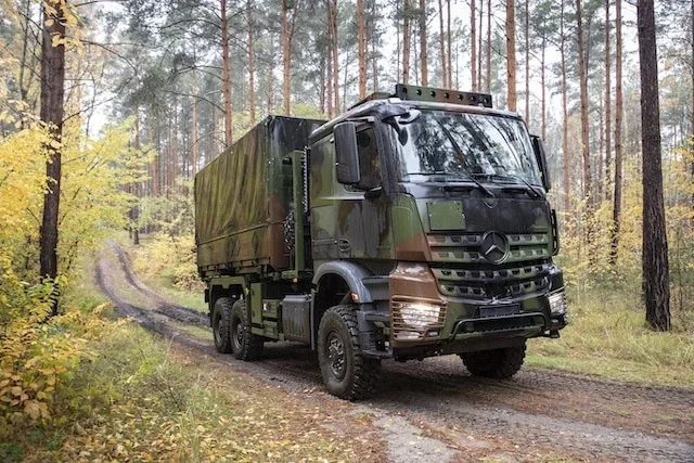 Mercedes remplace Renault : 7 000 camions pour l'armée française - Mercedes camions militaires