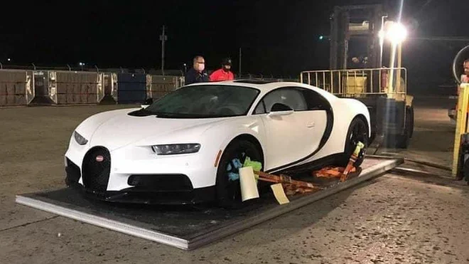 Bad Bunny : Toyota Corolla 2003 préférée à une Bugatti - Bad Bunny