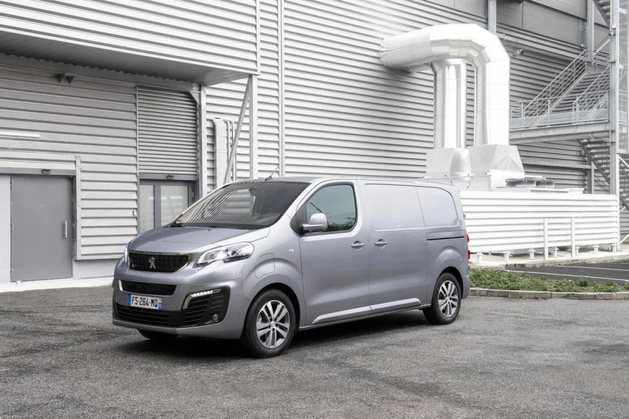 Stellantis rappelle 35 000 utilitaires et ludospaces en France - Stellantis