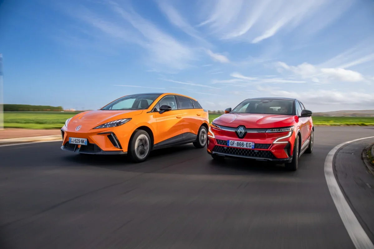 MG4 vs Renault Mégane E-Tech Electric : quelle choisir ? - MG4