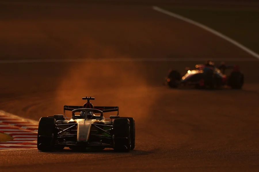 F1 : McLaren brille aux essais à Bahreïn, Ferrari en difficulté - F1 2026