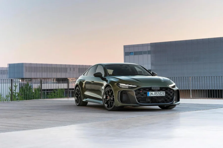 Audi RS 5 2026 : hybride rechargeable de 639 ch et 84 km d'autonomie - Audi RS 5 2026