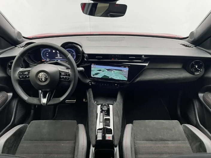 Découverte en images du SUV urbain Alfa Romeo Junior hybride - Alfa Romeo Junior hybride