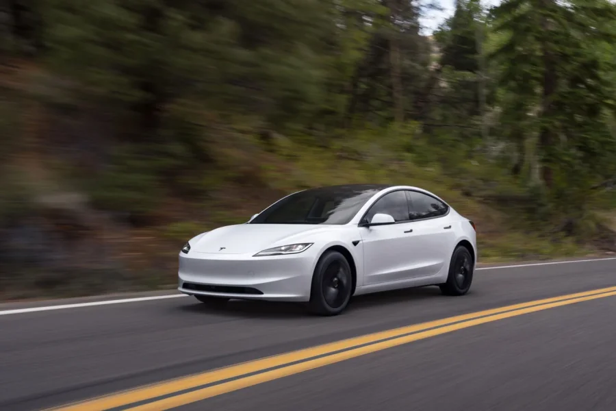 Tesla Model 3 : leader des électriques en 2026 sous pression - Tesla Model 3