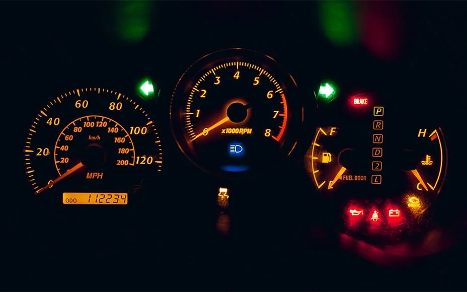 Que faire quand un voyant s'allume sur votre tableau de bord ? - voyant tableau de bord